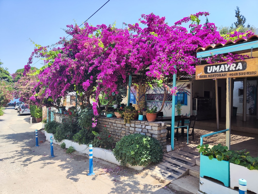 Umayra Otel