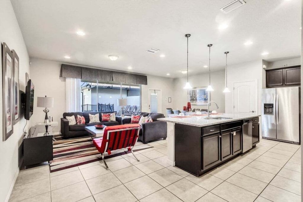 Beautiful Tranquil Relaxing Home With Private Pool 4 Bedroom Townhouse