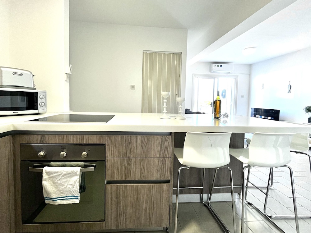 93 KAP - Stay Almyra House