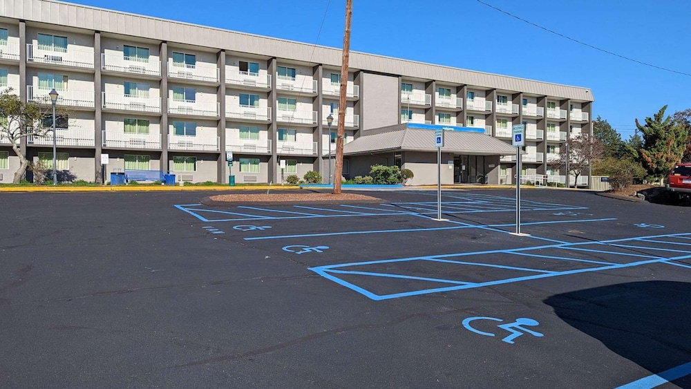 Motel 6 Danvers, MA - Boston North