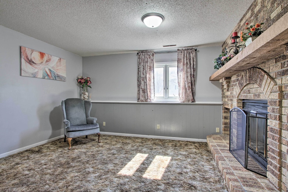 Charming Rochester Home, 4 Mi to Mayo Clinic! view 4