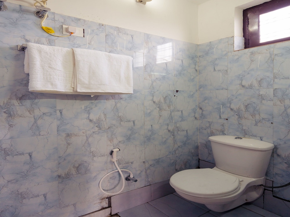 OYO 14191 Home Studio Valley View Barlow Ganj