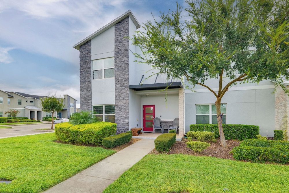Pet Friendly! Townhome w/ Pool in Championsgate