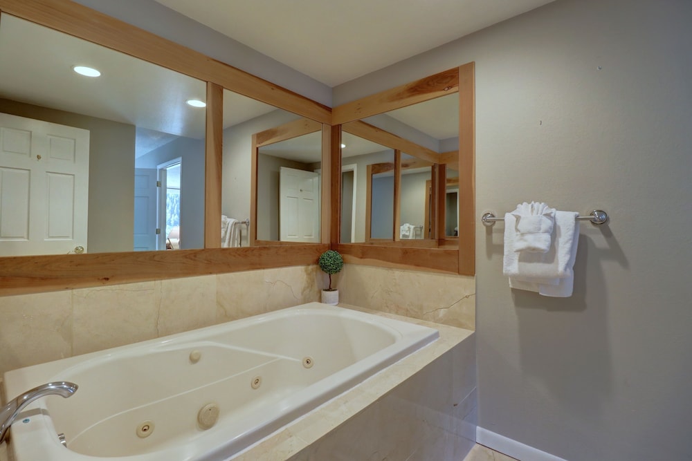 SkyRun Copper Mountain Resort Vacation Lodging