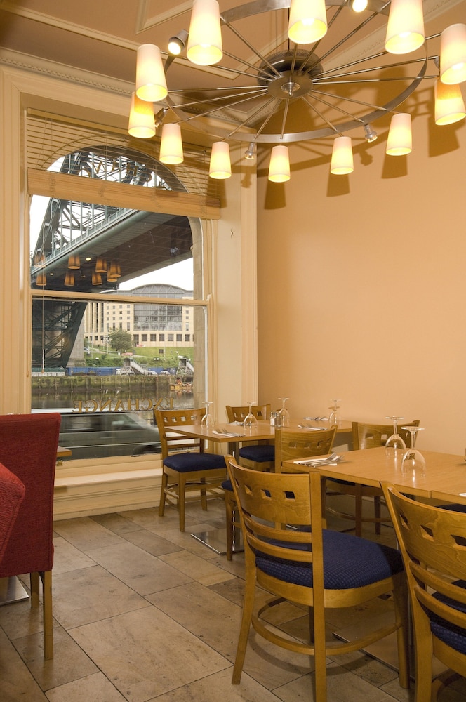 Premier Inn Newcastle City Centre - Quayside — photo 18
