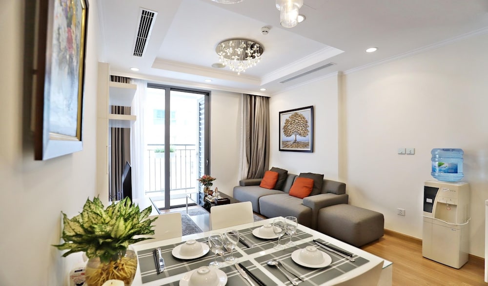 Bom Homestay Vinhomes Times City