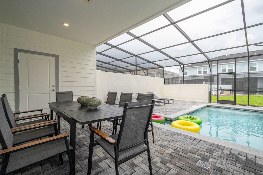 Upstay Family Fun 5BR Retreat w Pool Games Room