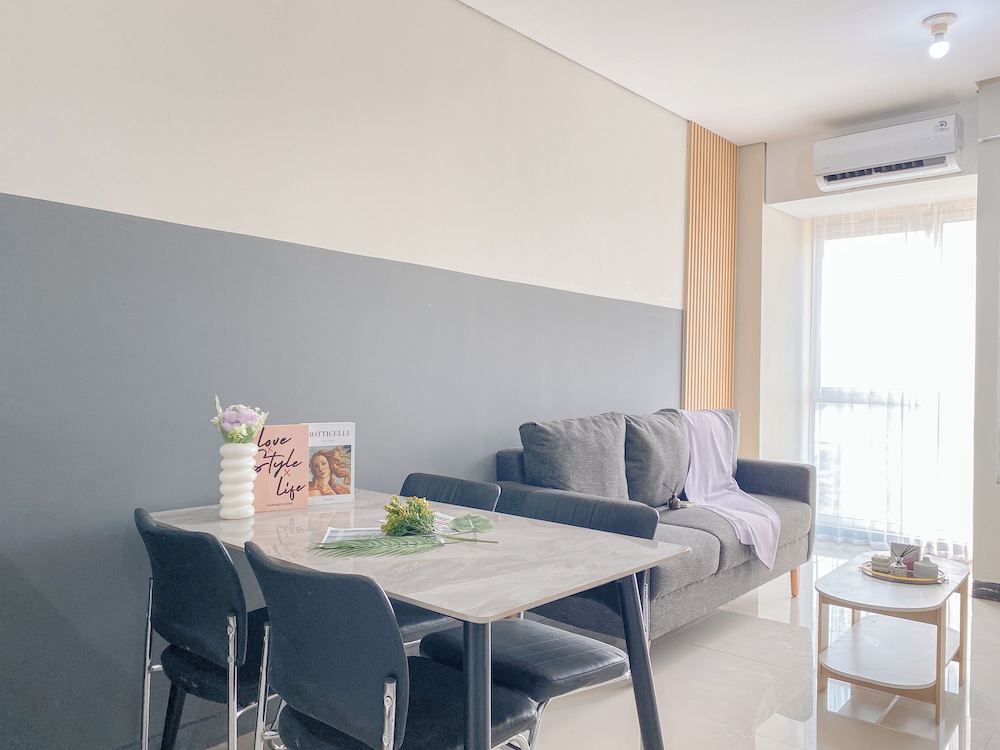 New Furnished And Comfy 2Br Apartment Nifarro Park