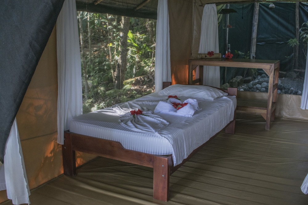 La Leona Eco Lodge
