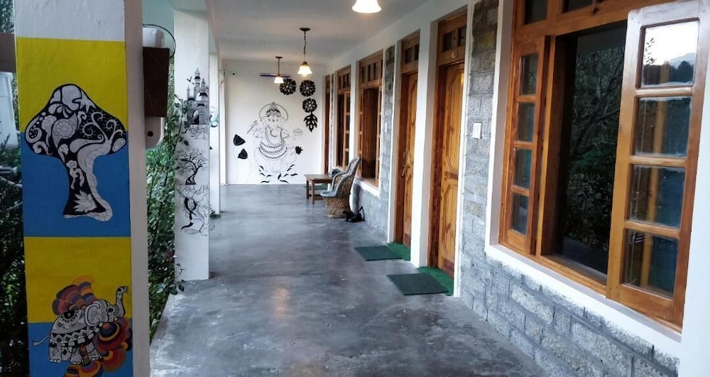 Madpackers Manali - Hostel view 4