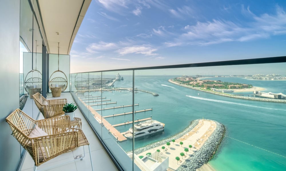 Luxury Sea View Living on Emaar Beachfront