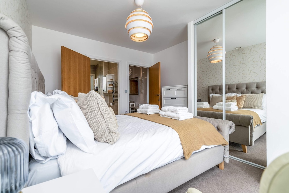 Gorgeous Wembley Flat view 2