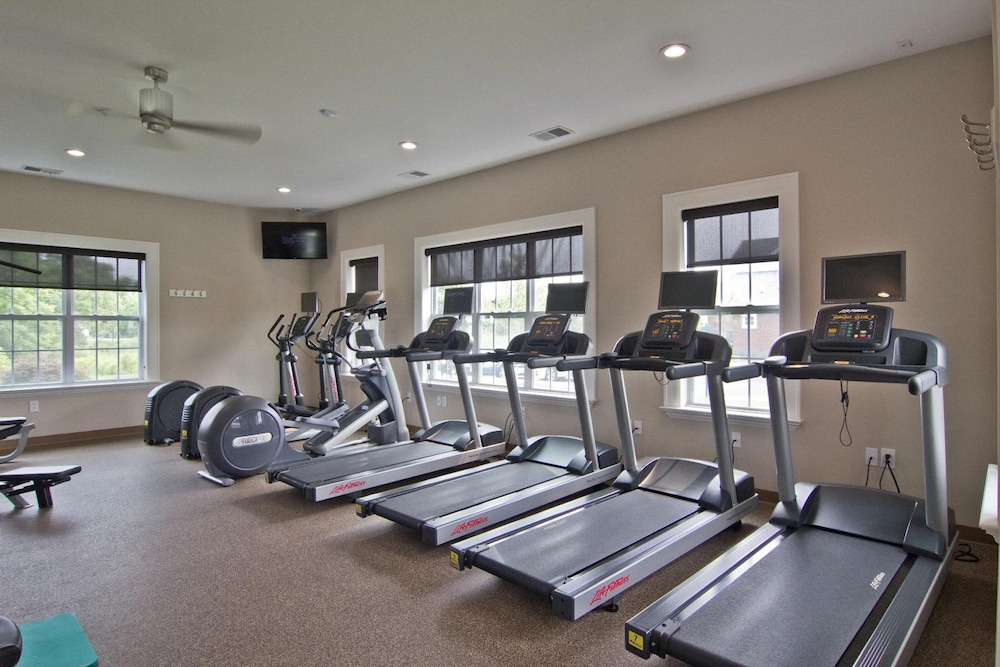 Ground Floor 2BR w Lux Amenities At Albany Glen