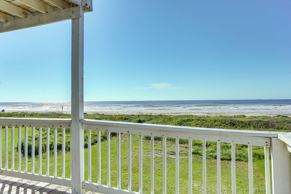 Ocean Access + BBQ Pit: Surfside Beach Family Home