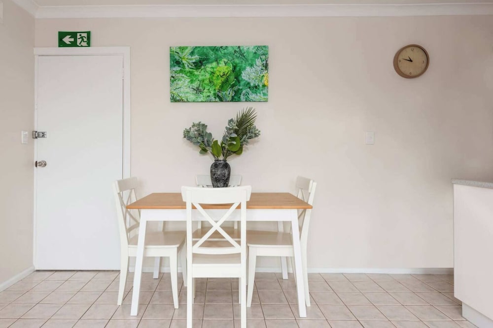 Bright & Comfortable 1BR Unit in Trendy Brunswick!