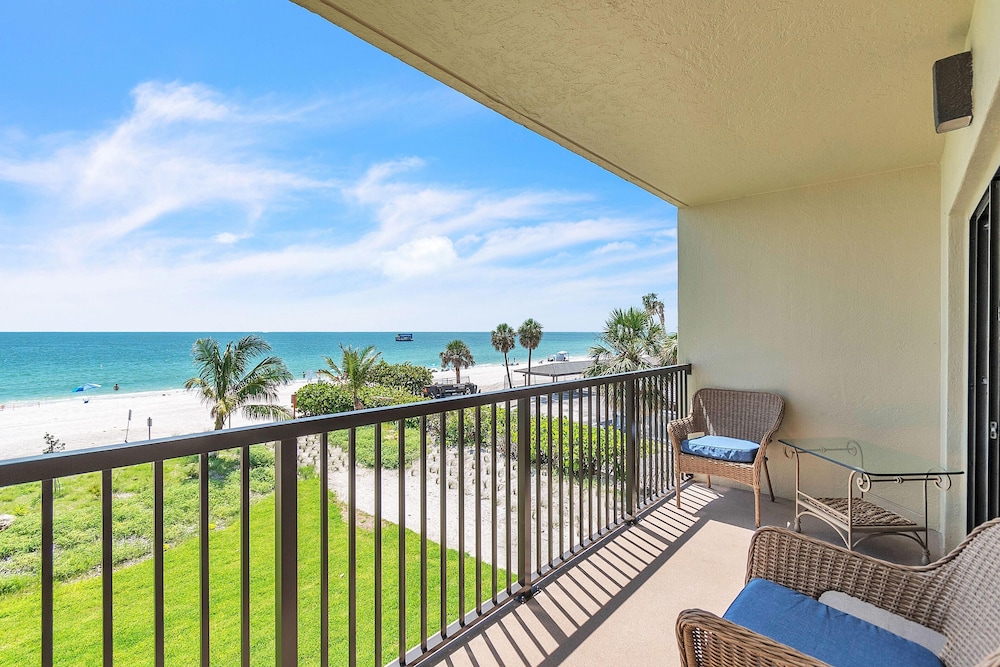 Land's End 11-306 Beach Front - Premier