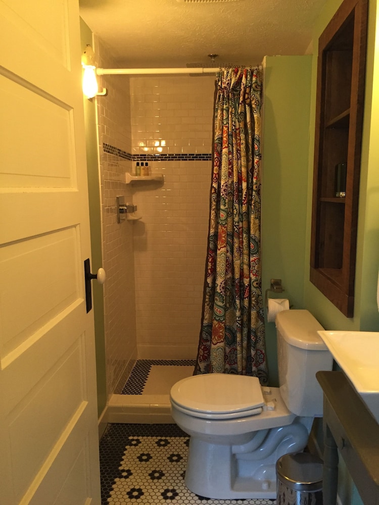 Judson Heath Colonial Inn