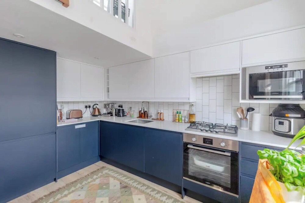 Bright & Beautiful 1BD Flat - Hackney Central