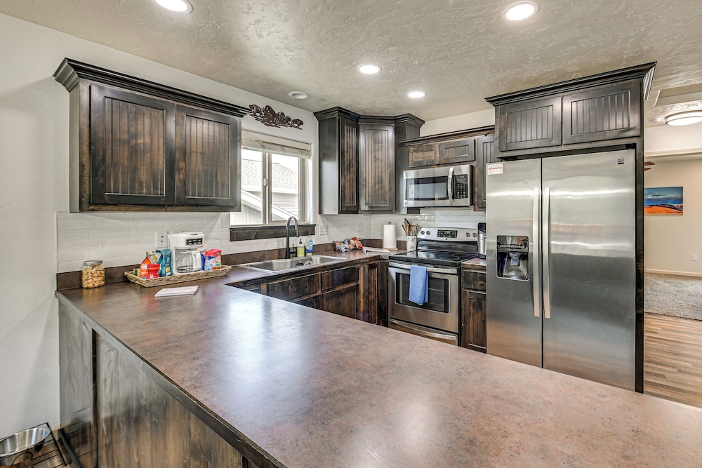 Walk to Downtown: Family-friendly Cody Home!