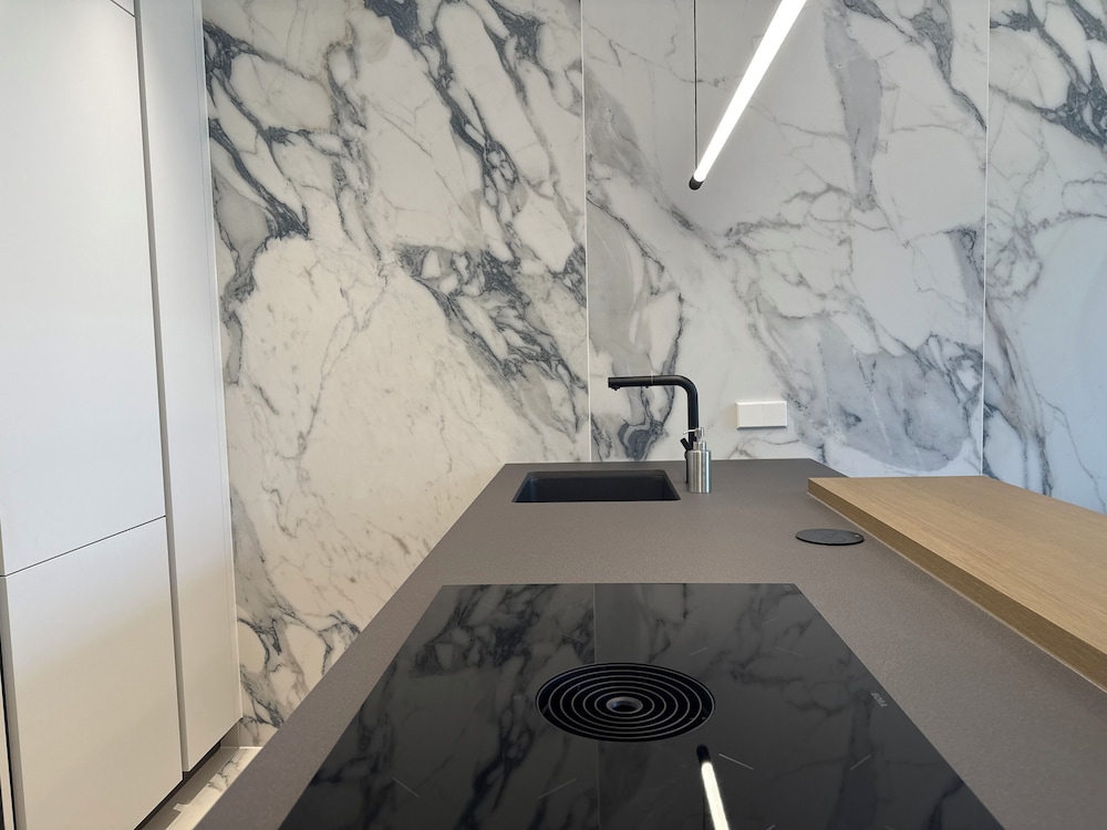 Caelum Black Gangnam Luxury Apt