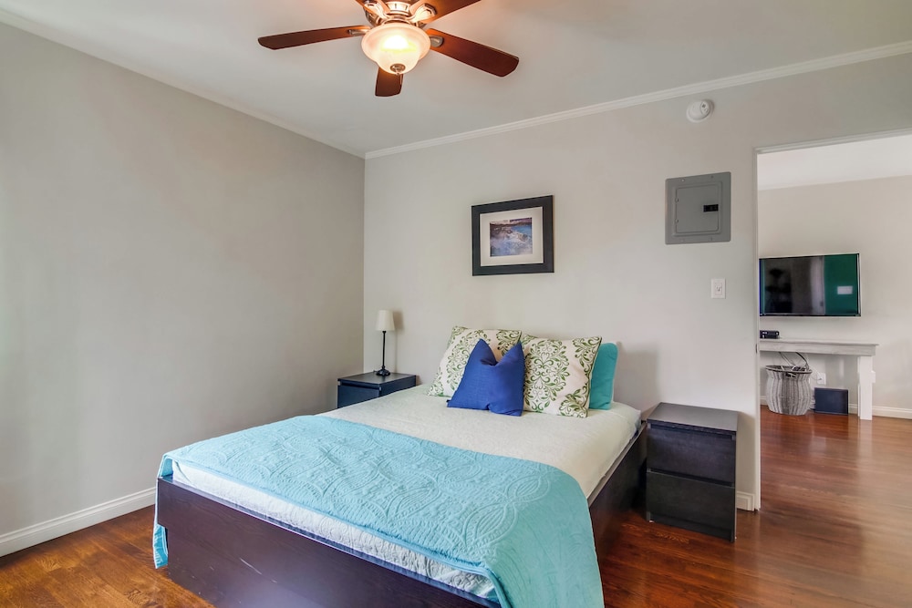 Manhattan Shores 1B