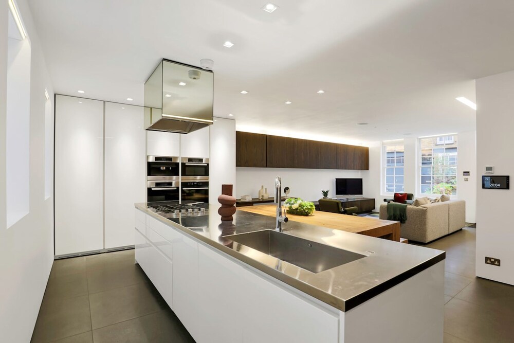 Paddington Luxury 3-bed Mews Private Cinema Gym
