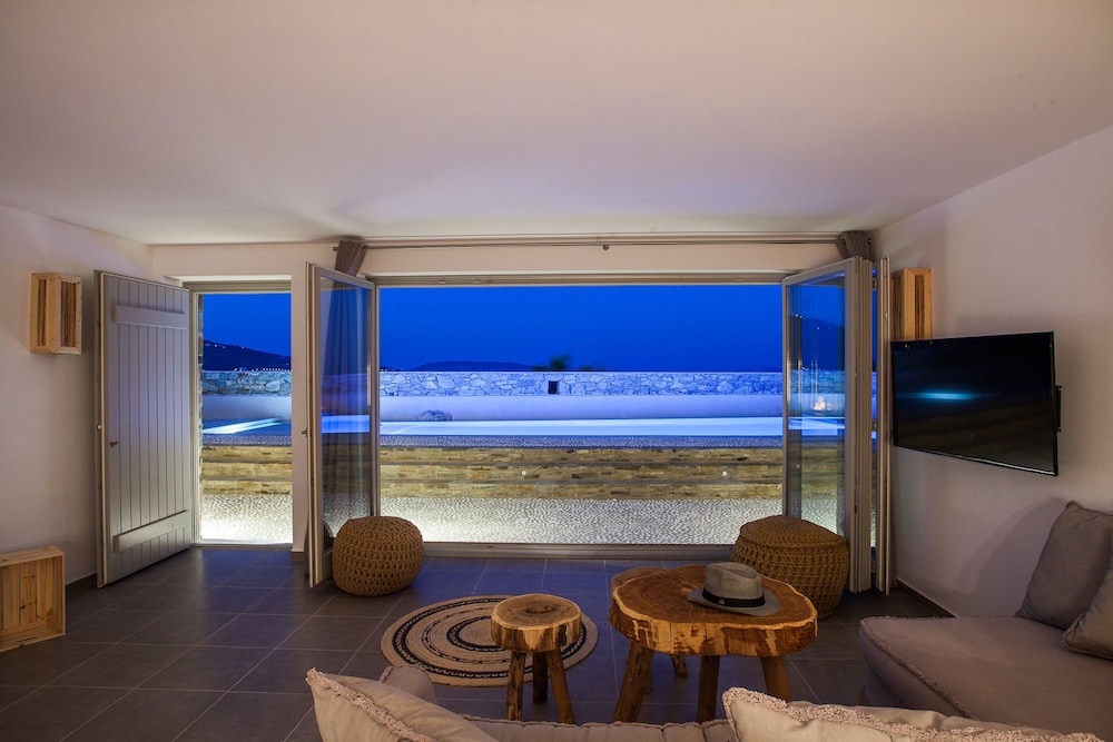 Myconian Platinum Villas