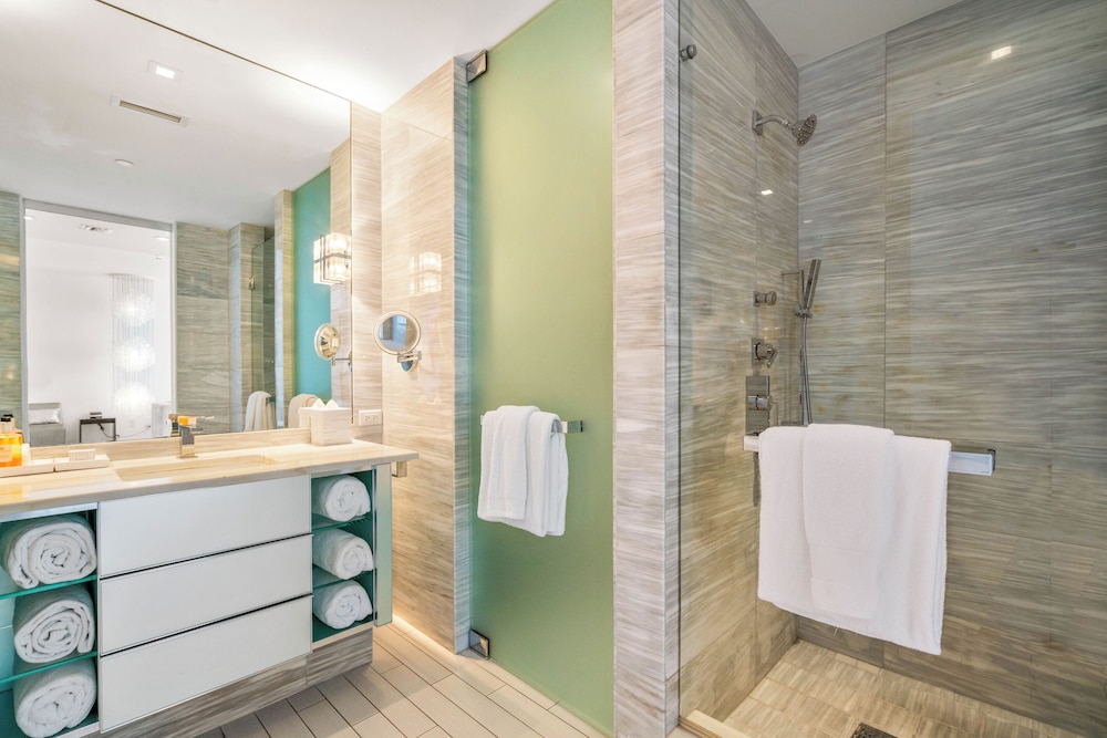 Luxury Vacation Rentals in South Beach by LRMB