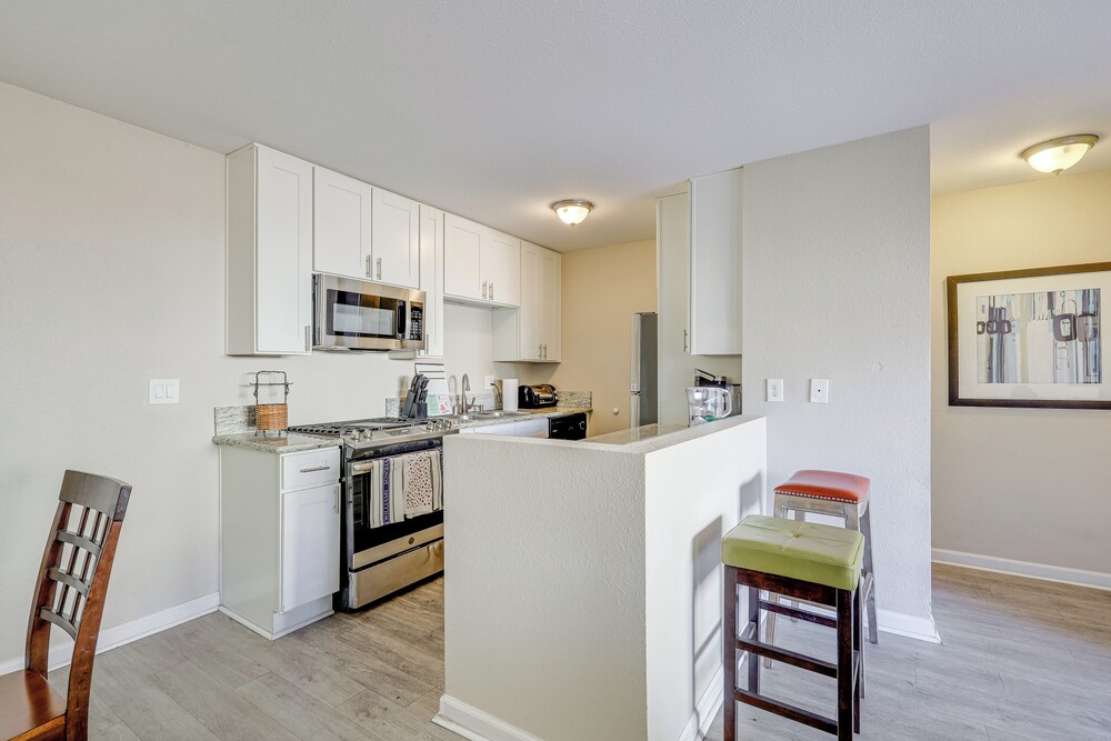 2 Mi to Beaches: Condo w/ Patio in Port Hueneme!