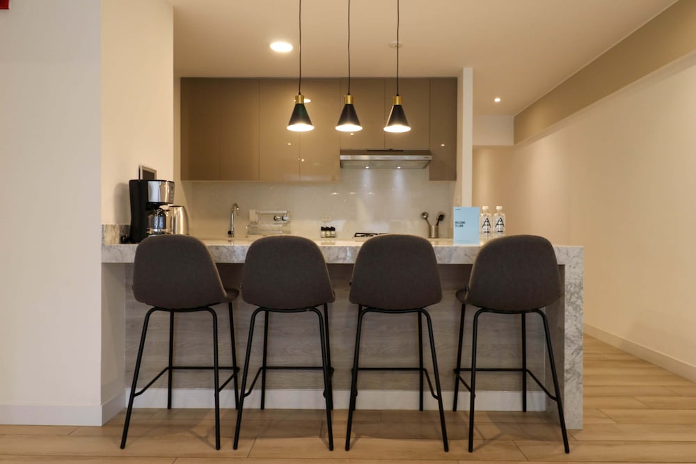 w Charming 2BR w Balcony in Miraflores