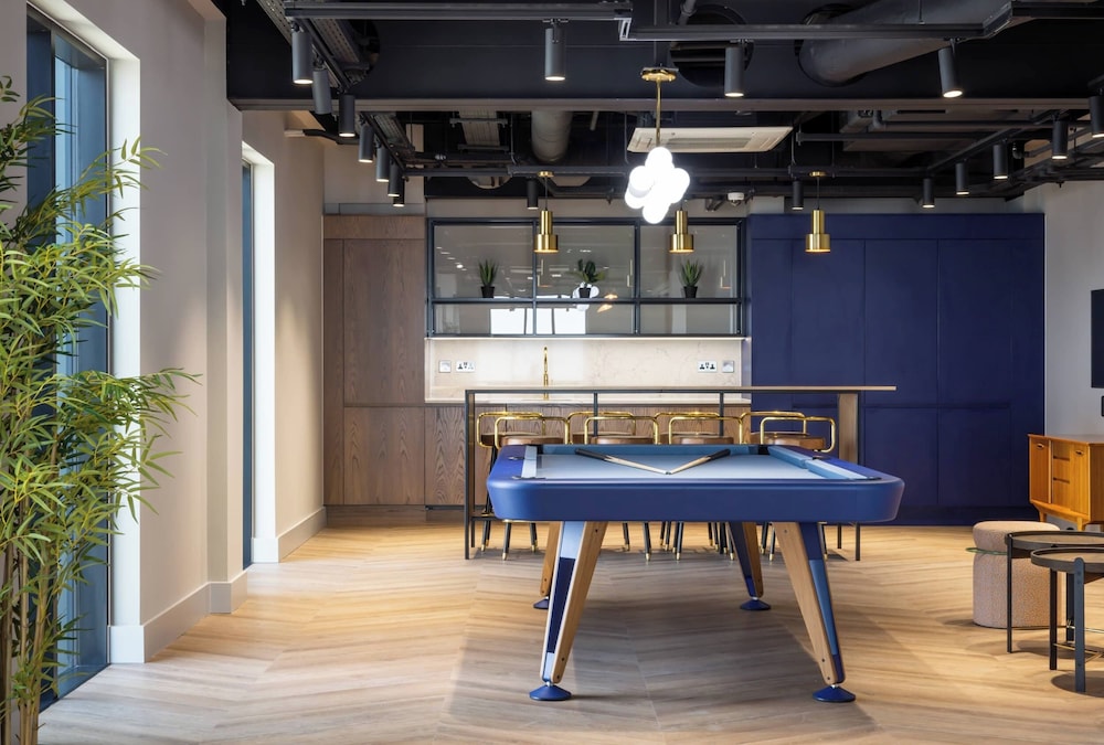 Croydon Central Apartments by Urban Rest