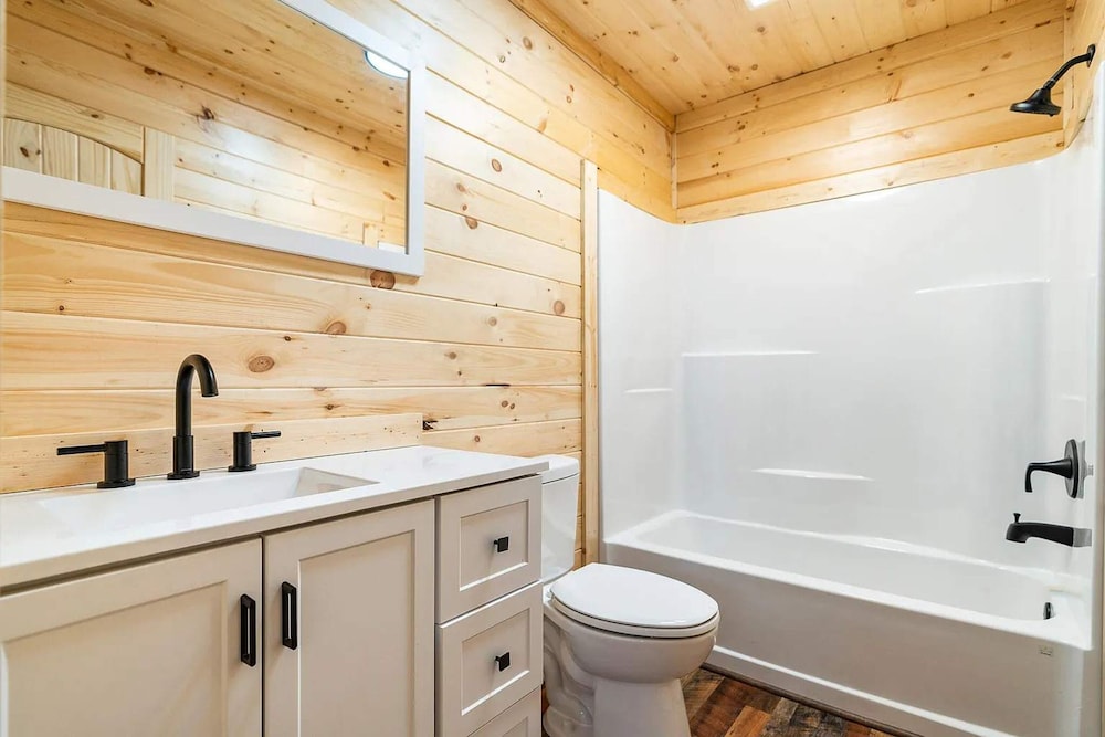 Black Butte - Lux Family Cabin With Games Firepit