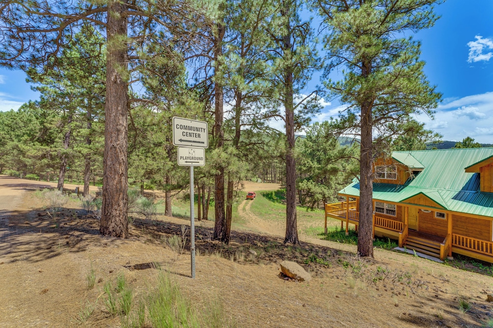 Angel Fire Apartment ~ 2 Mi to Resort! view 5