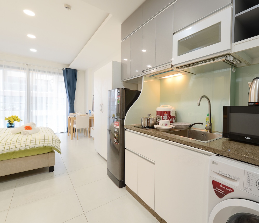 Jennifer House - Millenium Apartment