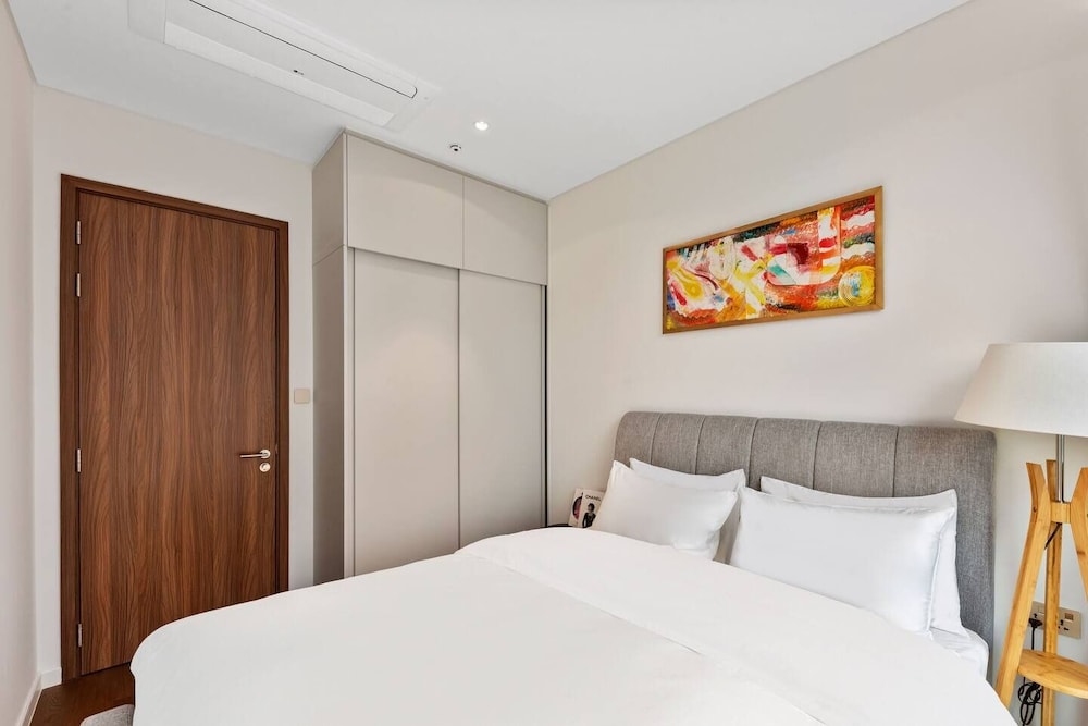 The Metropole - Horizon View Riverside