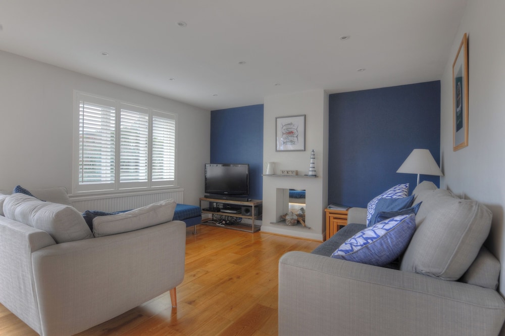 2 Studley Gardens
