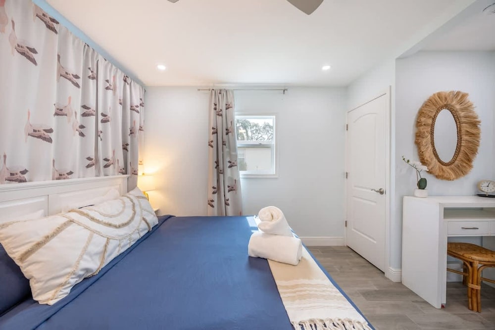 Fun Family-friendly Largo Home Heated Pool