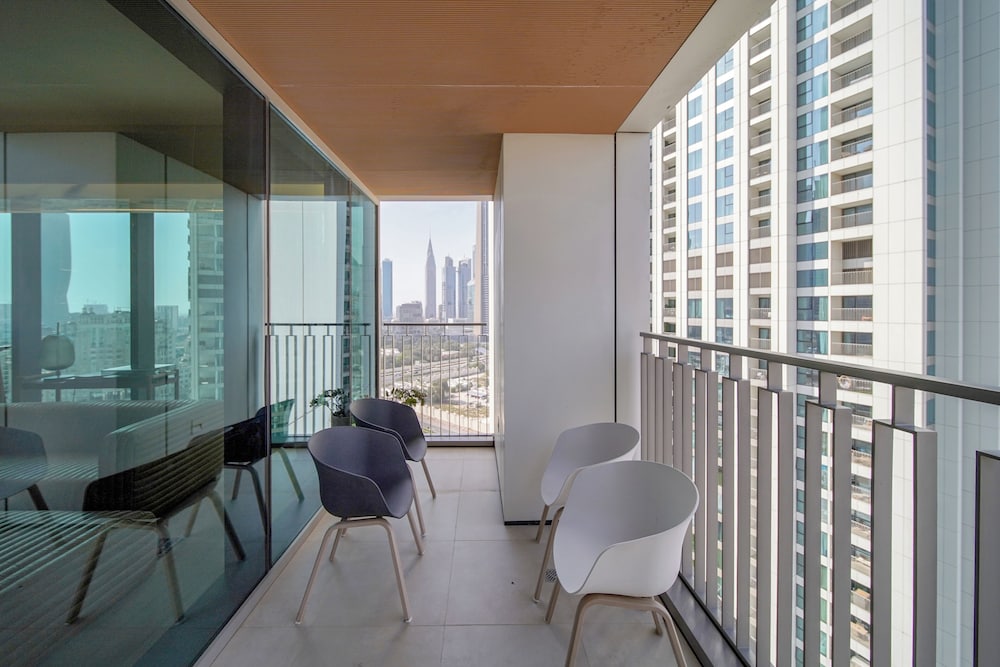 PVH - 2BR Artistic Retreat in Downtown Views 2