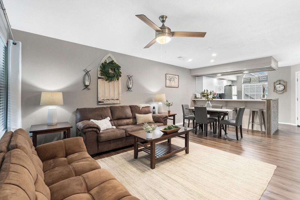 Lakeside Bliss Retreat 2 BDR