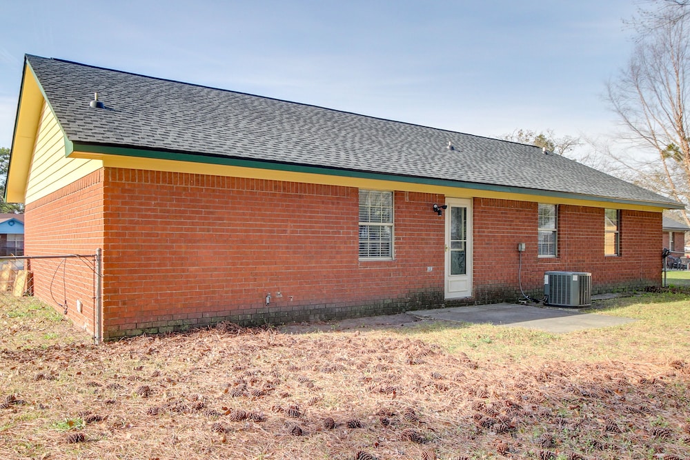 Charming Hinesville Home < 6 Mi to Fort Stewart