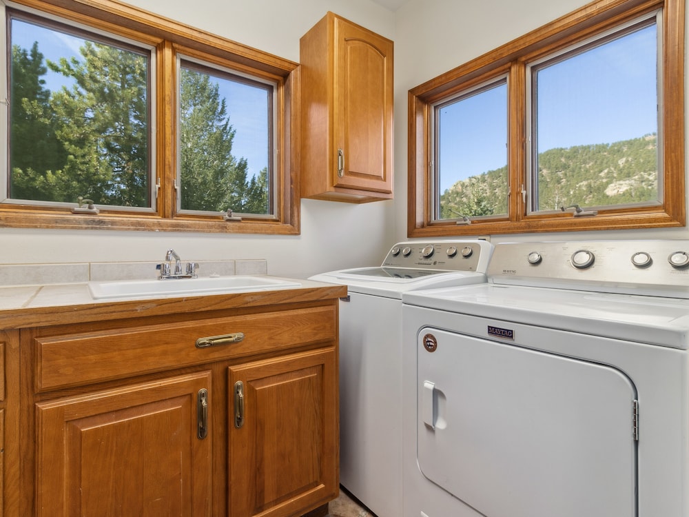 Cascade Mountain Home By Estes Park Homes 6 Bedroom Home