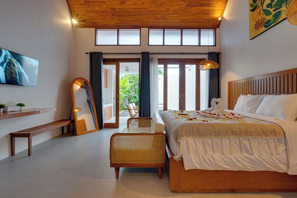 LaLuxe Villa and Residence
