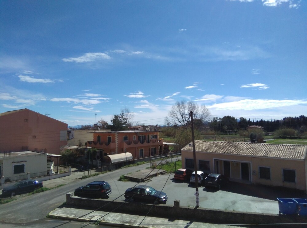 Photo 33