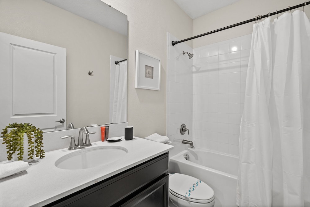 Magical 6BR Retreat With Pool Best Location