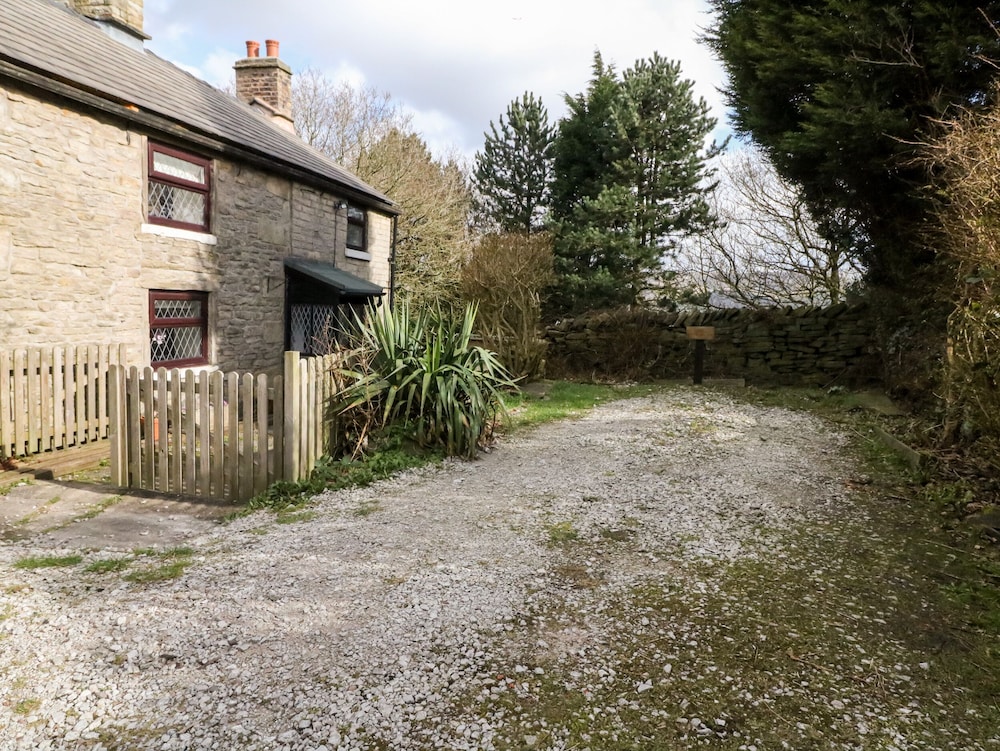 The Cottage Glossop view 5
