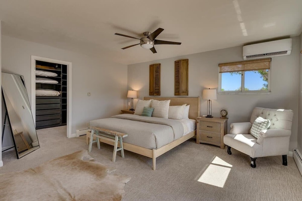 @ Marbella Lane - Eccentric 4BR Modern Ranch Home