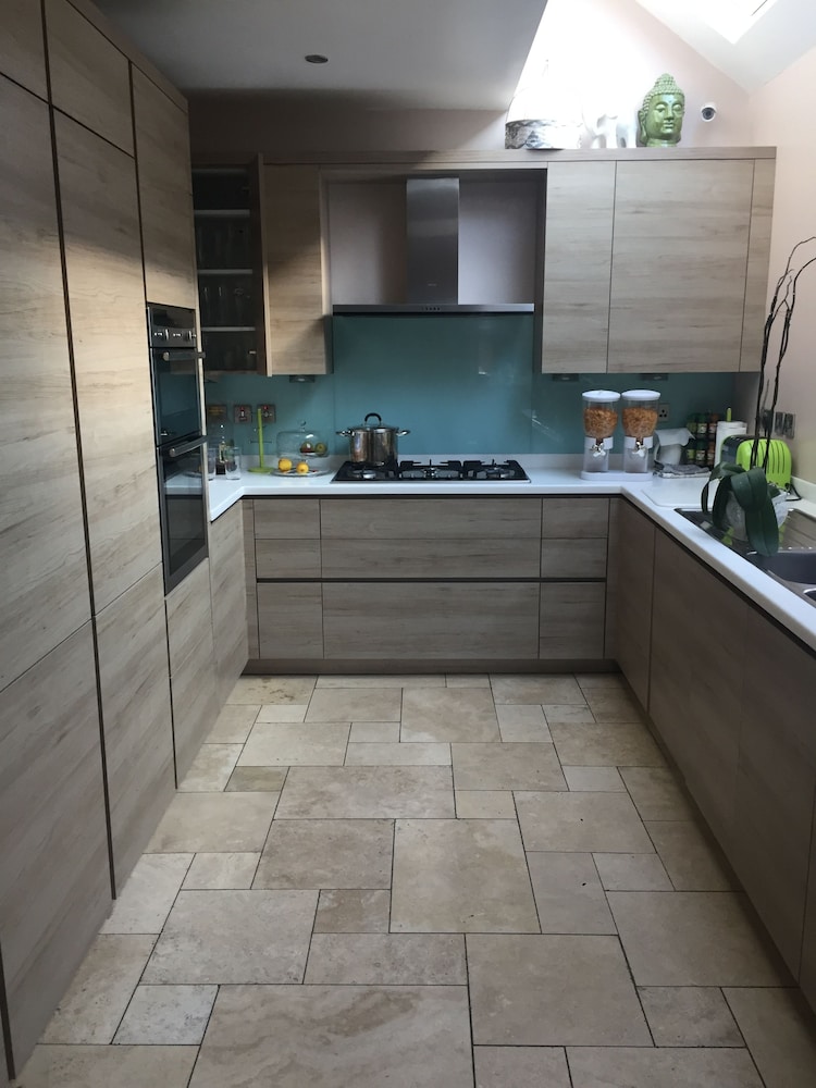 Edgware Bed and Breakfast
