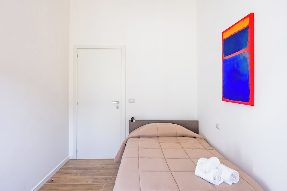 Sunny Panoramic Apartment by Napoliapartments