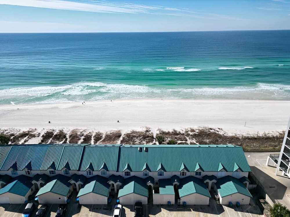 Gulfs Edge Townhome #7- Sun-kissed Memories