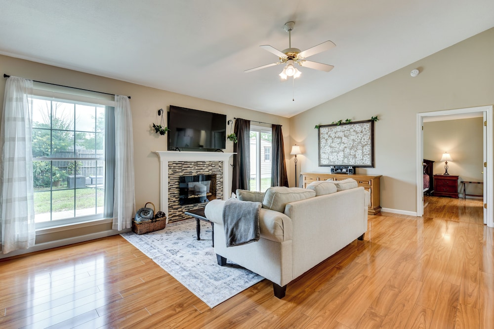 4 Mi to Downtown Panama City: Home w/ Patio!